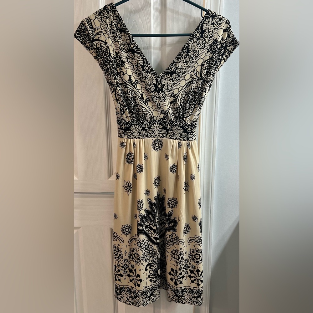 Silky dress perfect for date night or a festive party!